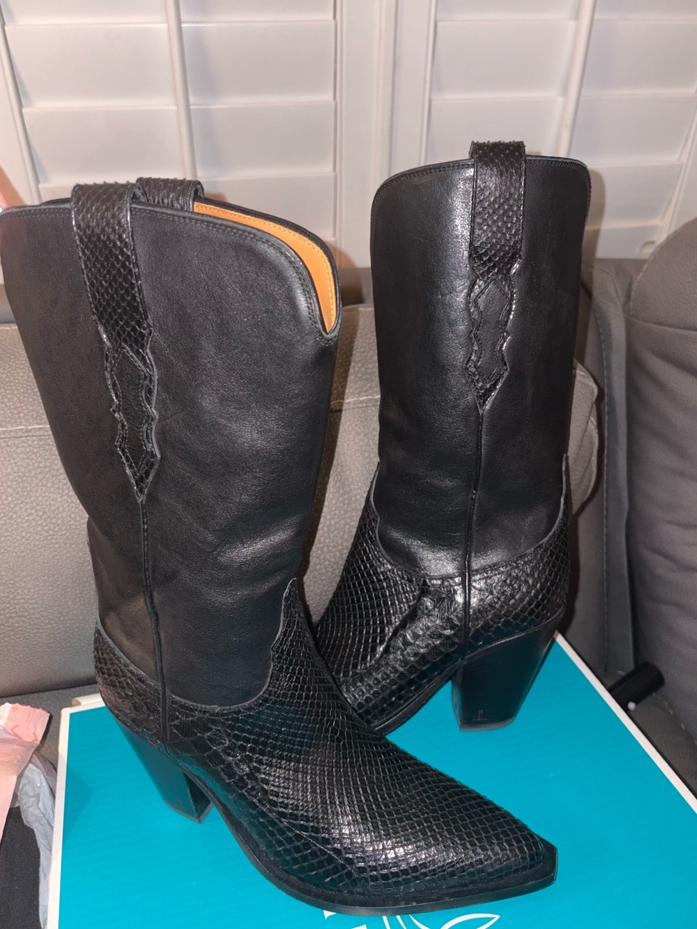 Black Western-Style Pointed Toe Mid-Heel Boots